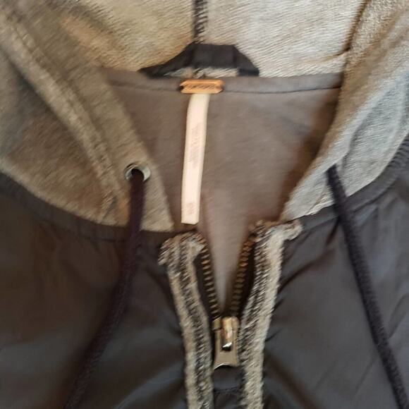 FREE PEOPLE FULL ZIP TRACK COAT SIZE XS - Picture 6 of 11